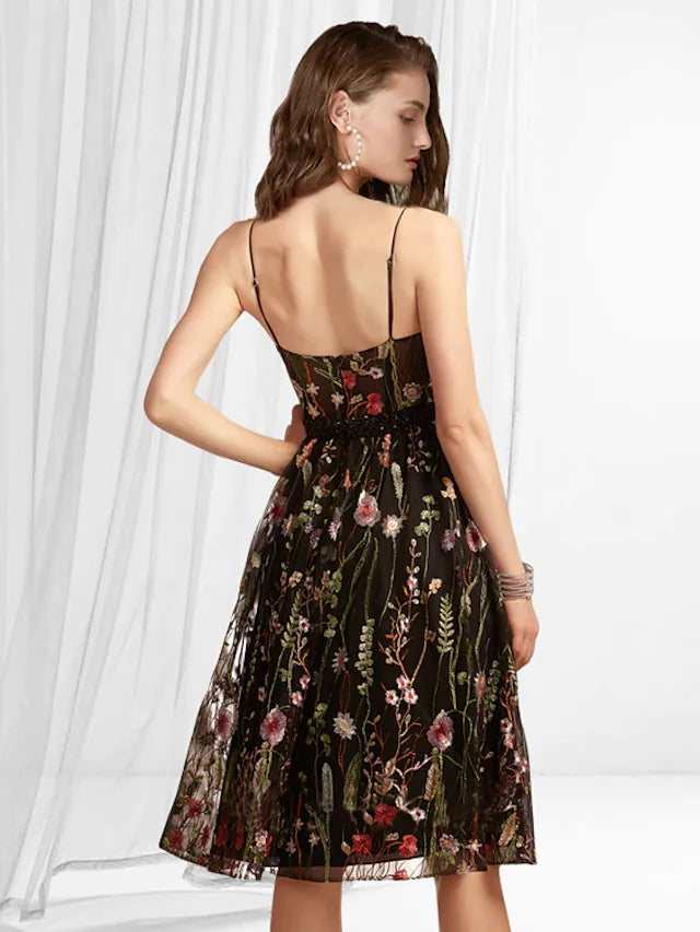 A-Linie Cocktailkleider Boho Kleid Homecoming Knielang Ärmellos V-Ausschnitt Spitze mit Muster / Druck